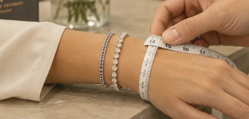 Medición de la muñeca para elegir la longitud adecuada de una pulsera rivière