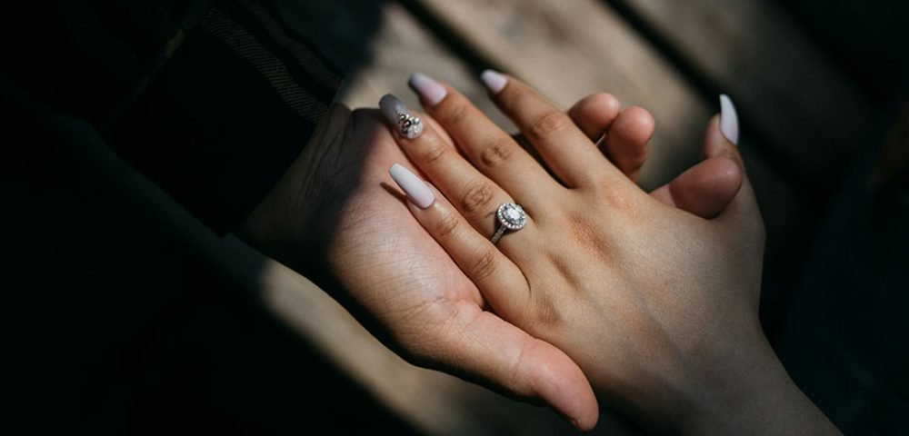 Guia-completa-para-elegir-el-anillo-de-comprimiso-perfecto